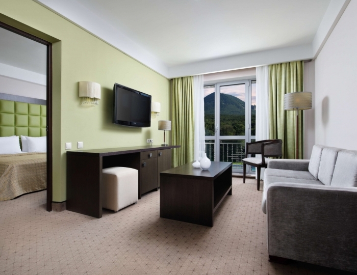 Президентские апартаменты (вид на Бештау) - Санаторий «Плаза» Железноводск